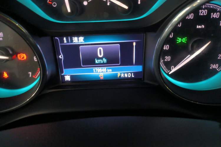 Used Buick Envision 2017 20T Two-Wheel Drive Luxury Model Odometer Close Up