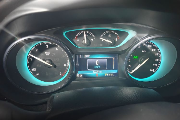 Used Buick Envision 2017 28T Four-Wheel Drive Elite Model Odometer Close Up