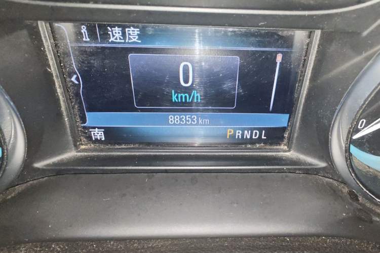 Used Buick Envision 2017 28T Four-Wheel Drive Elite Model Odometer Close Up
