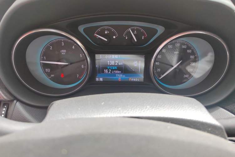 Used Buick Envision 2017 28T Four-Wheel Drive Elite Model Odometer Close Up