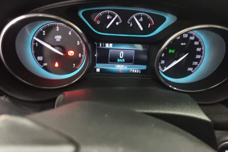Used Buick Envision 2017 28T Four-Wheel Drive Luxury Model Odometer Close Up