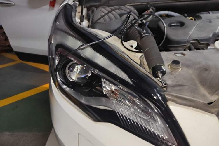 Used Buick Envision 2017 20T Two-Wheel Drive Luxury Model Right Front Headlight