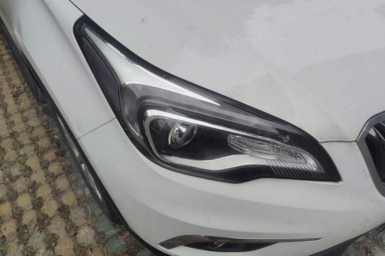 Used Buick Envision 2017 20T Two-Wheel Drive Elite Version Right Front Headlight