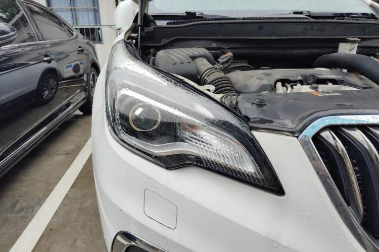 Used Buick Envision 2017 28T Four-Wheel Drive Elite Model Right Front Headlight