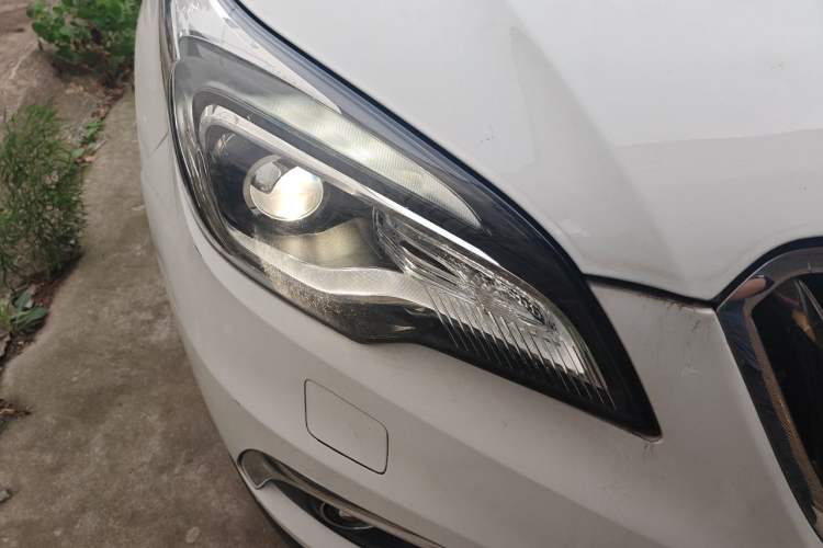 Used Buick Envision 2017 28T Four-Wheel Drive Elite Model Right Front Headlight