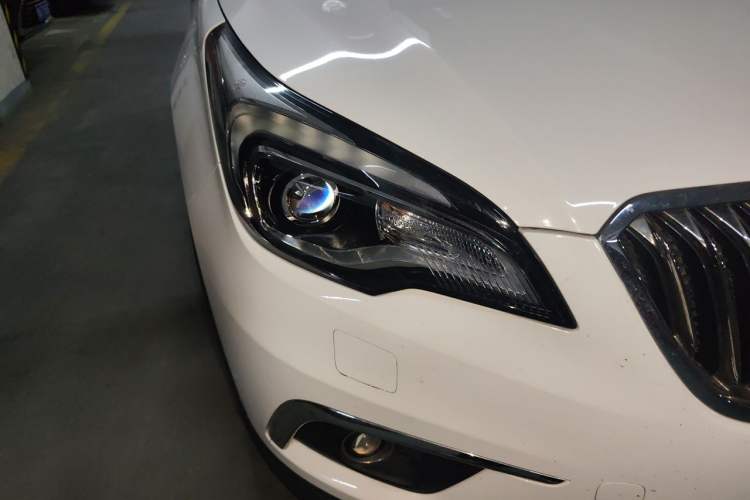 Used Buick Envision 2017 28T Four-Wheel Drive Elite Model Right Front Headlight