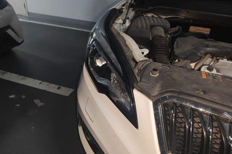 Used Buick Envision 2017 28T Four-Wheel Drive Elite Model Right Front Headlight
