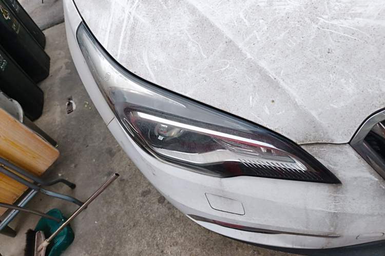Used Buick Envision 2017 28T Four-Wheel Drive Elite Model Right Front Headlight