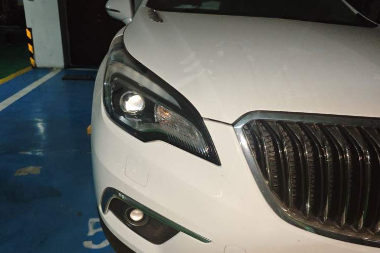 Used Buick Envision 2017 28T Four-Wheel Drive Elite Model Right Front Headlight