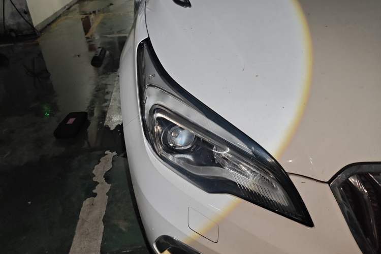 Used Buick Envision 2017 28T Four-Wheel Drive Elite Model Right Front Headlight