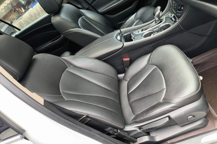 Used Buick Envision 2017 28T Four-Wheel Drive Elite Model Right Front Seat