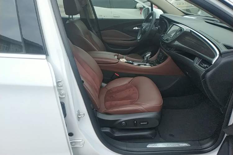 Used Buick Envision 2017 20T Two-Wheel Drive Luxury Model Right Front Seat