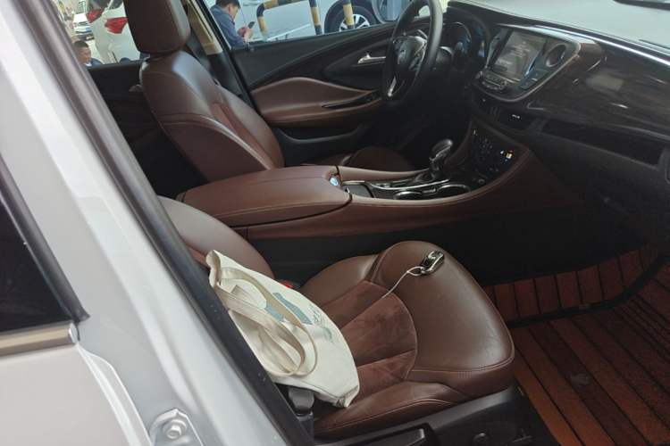Used Buick Envision 2017 28T Four-Wheel Drive Elite Model Right Front Seat