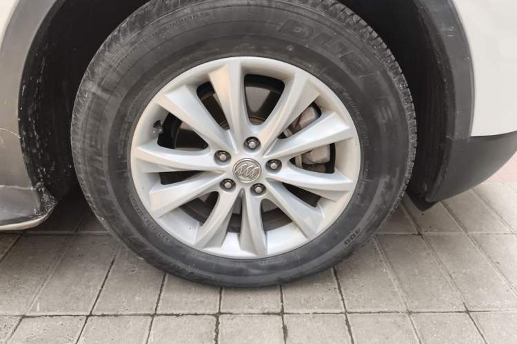 Used Buick Envision 2017 28T Four-Wheel Drive Elite Model Right Front Wheel Hub