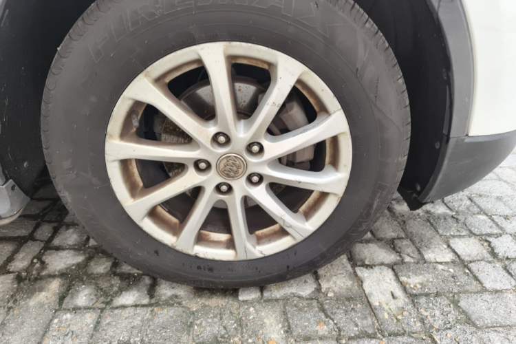 Used Buick Envision 2017 20T Two-Wheel Drive Elite Version Right Front Wheel Hub