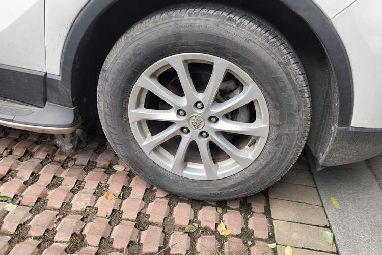 Used Buick Envision 2017 20T Two-Wheel Drive Elite Version Right Front Wheel Hub