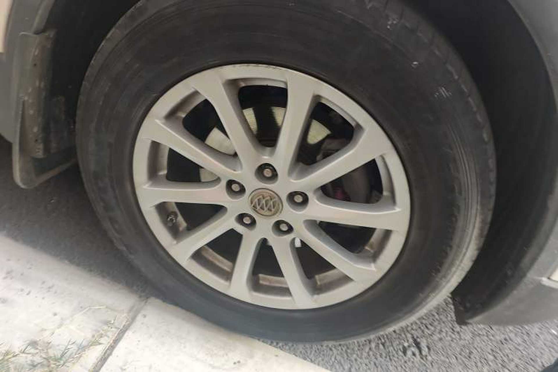 Used Buick Envision 2017 20T Two-Wheel Drive Leading Version Right Front Wheel Hub