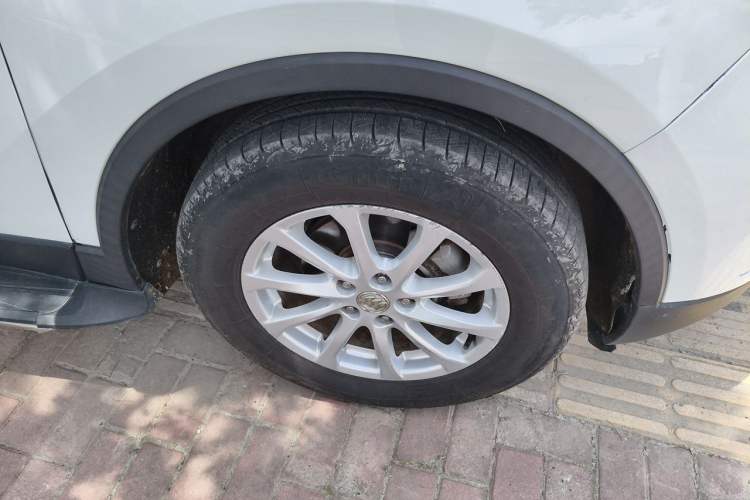 Used Buick Envision 2017 20T Two-Wheel Drive Leading Version Right Front Wheel Hub