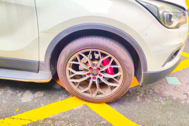 Used Buick Envision 2017 20T Two-Wheel Drive Leading Version Right Front Wheel Hub