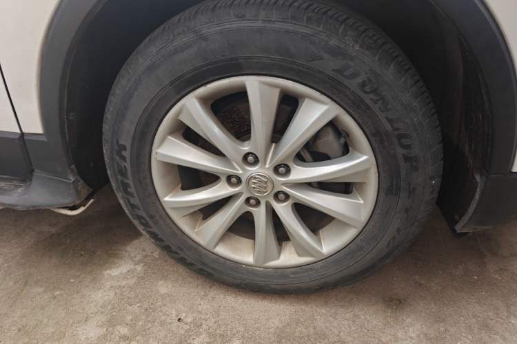 Used Buick Envision 2017 28T Four-Wheel Drive Elite Model Right Front Wheel Hub