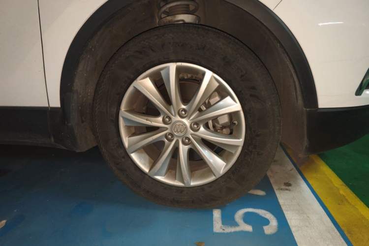 Used Buick Envision 2017 28T Four-Wheel Drive Elite Model Right Front Wheel Hub