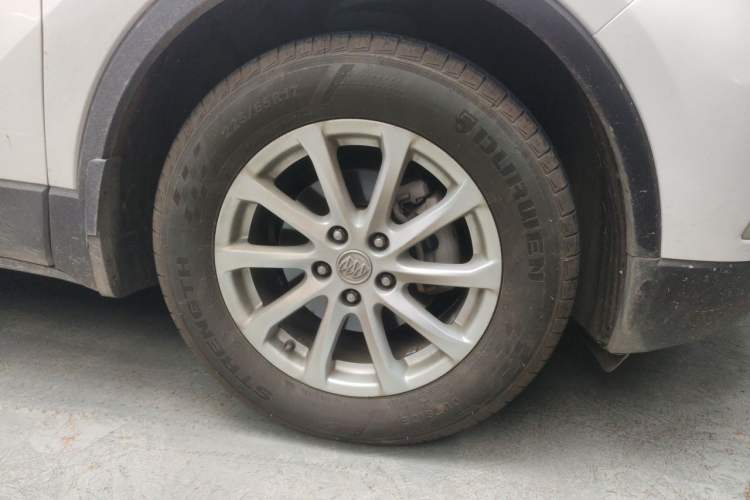 Used Buick Envision 2017 20T Two-Wheel Drive Leading Version Right Front Wheel Hub