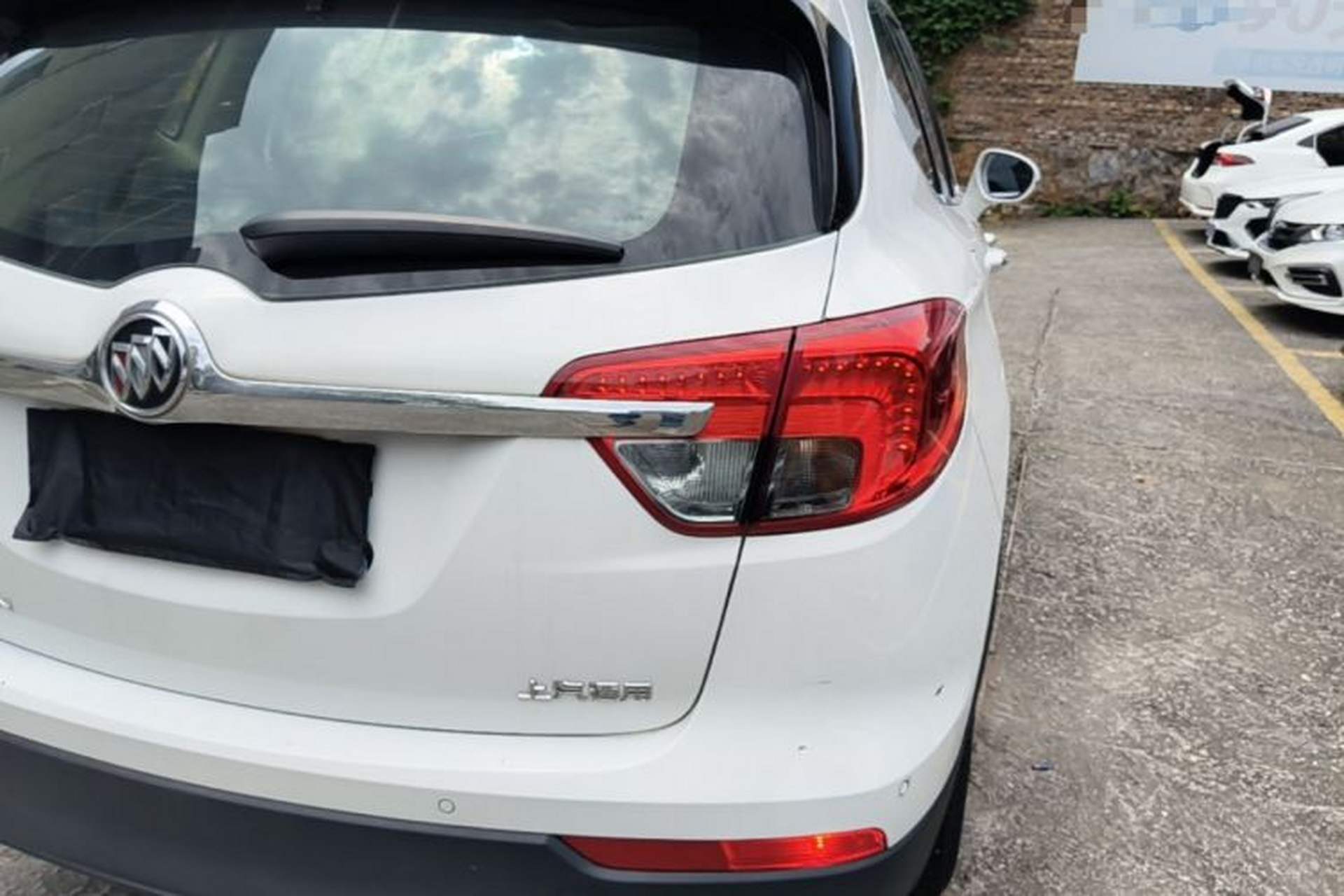 Used Buick Envision 2017 28T Four-Wheel Drive Elite Model Right Rear Taillight