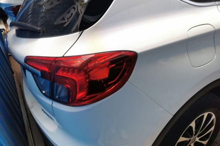Used Buick Envision 2017 20T Two-Wheel Drive Elite Version Right Rear Taillight