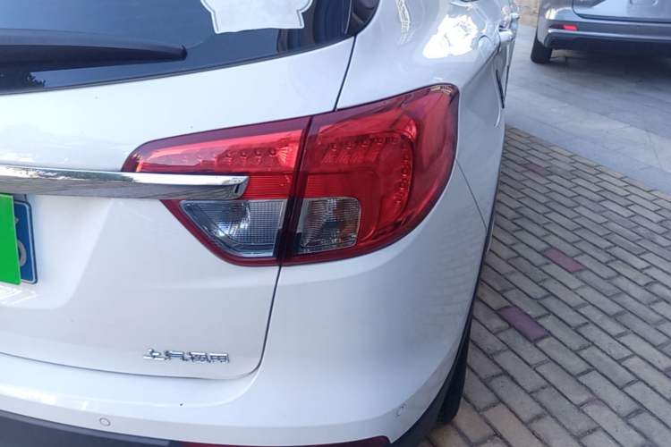 Used Buick Envision 2017 20T Two-Wheel Drive Luxury Model Right Rear Taillight