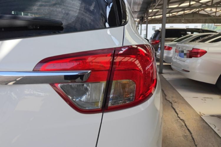Used Buick Envision 2017 20T Two-Wheel Drive Luxury Model Right Rear Taillight