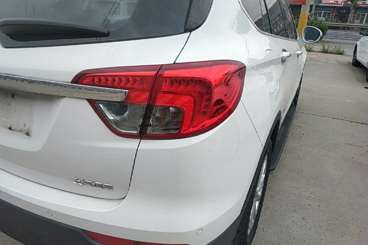 Used Buick Envision 2017 20T Two-Wheel Drive Luxury Model Right Rear Taillight