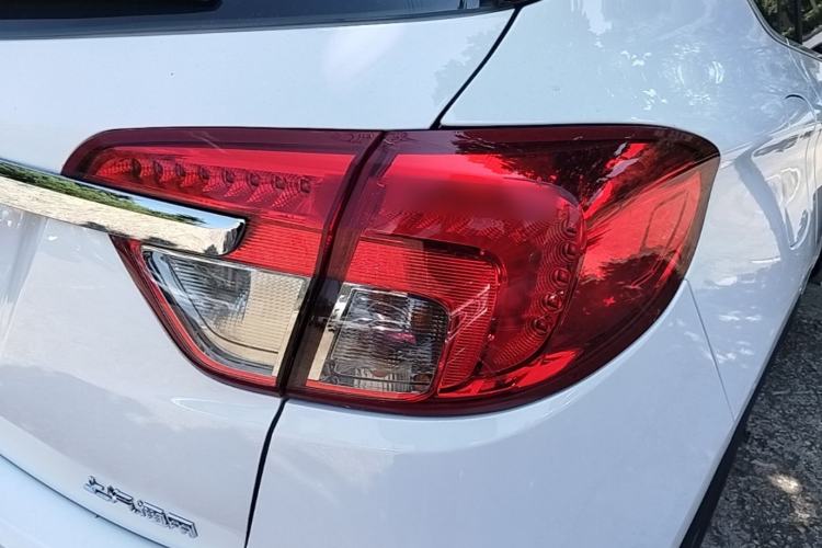 Used Buick Envision 2017 20T Two-Wheel Drive Leading Version Right Rear Taillight