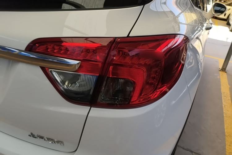 Used Buick Envision 2017 28T Four-Wheel Drive Elite Model Right Rear Taillight