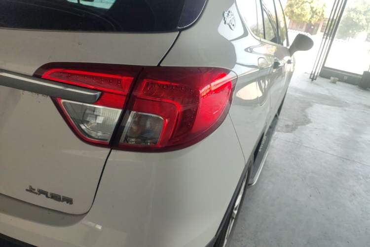 Used Buick Envision 2017 20T Two-Wheel Drive Elite Version Right Rear Taillight