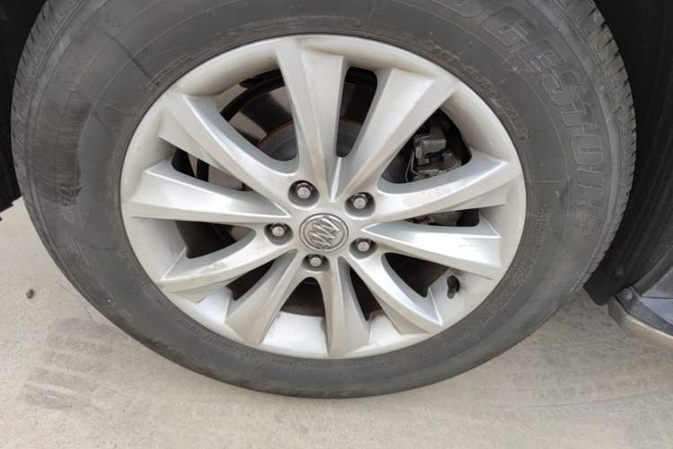 Used Buick Envision 2017 28T Four-Wheel Drive Elite Model Right Rear Wheel Hub