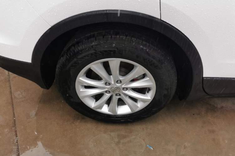 Used Buick Envision 2017 28T Four-Wheel Drive Elite Model Right Rear Wheel Hub