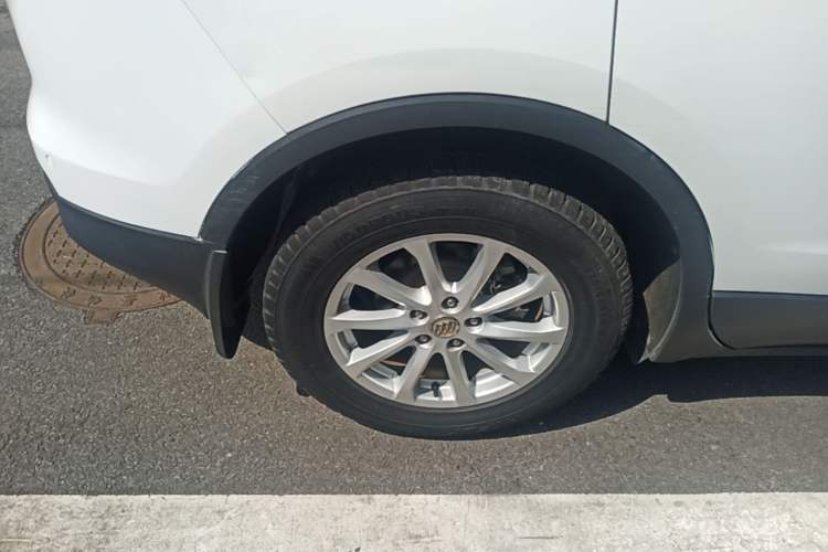 Used Buick Envision 2017 20T Two-Wheel Drive Leading Version Right Rear Wheel Hub