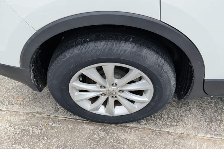 Used Buick Envision 2017 28T Four-Wheel Drive Elite Model Right Rear Wheel Hub