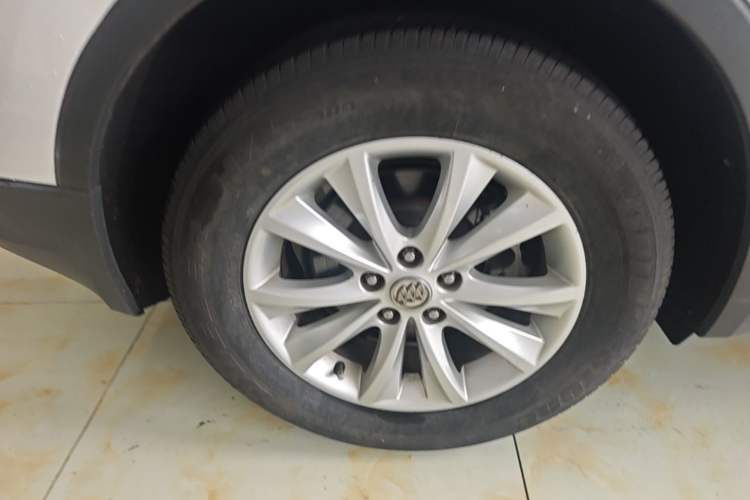 Used Buick Envision 2017 28T Four-Wheel Drive Elite Model Right Rear Wheel Hub