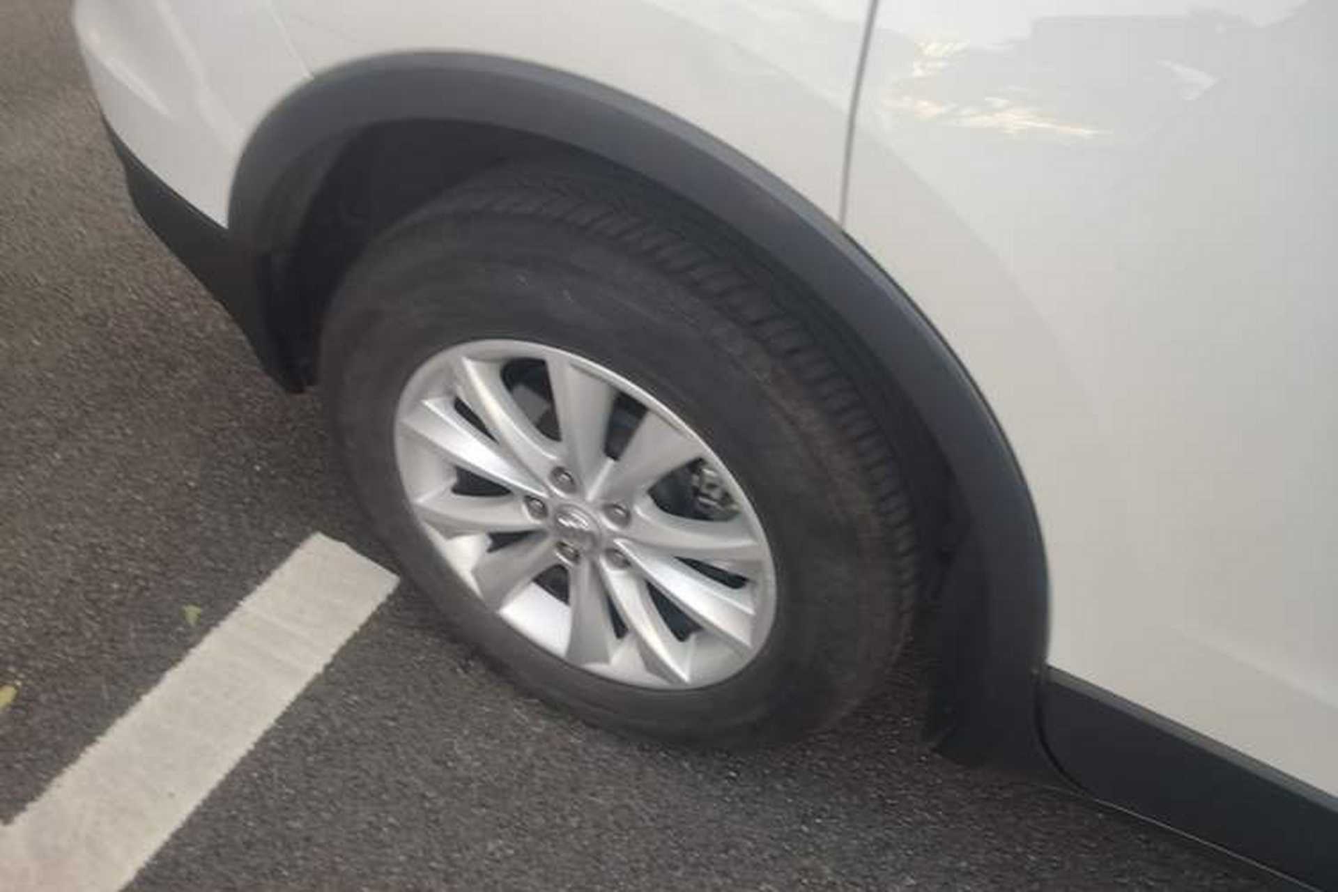 Used Buick Envision 2017 28T Four-Wheel Drive Elite Model Right Rear Wheel Hub