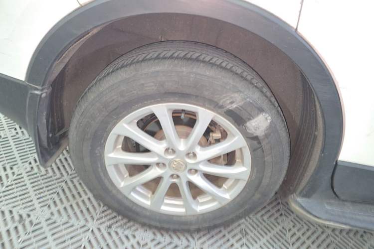 Used Buick Envision 2017 20T Two-Wheel Drive Elite Version Right Rear Wheel Hub