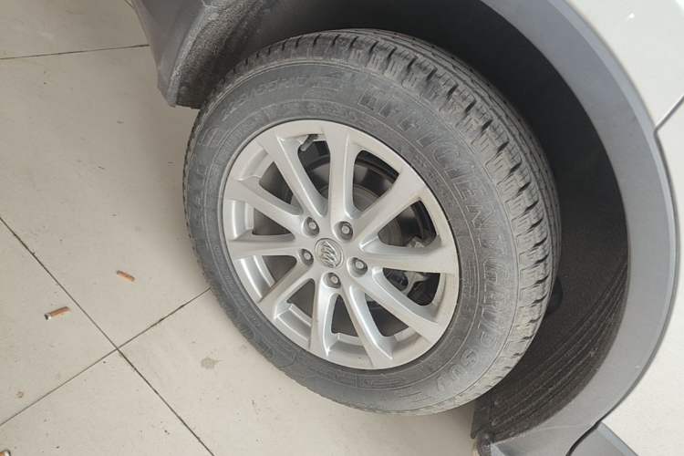 Used Buick Envision 2017 20T Two-Wheel Drive Leading Version Right Rear Wheel Hub