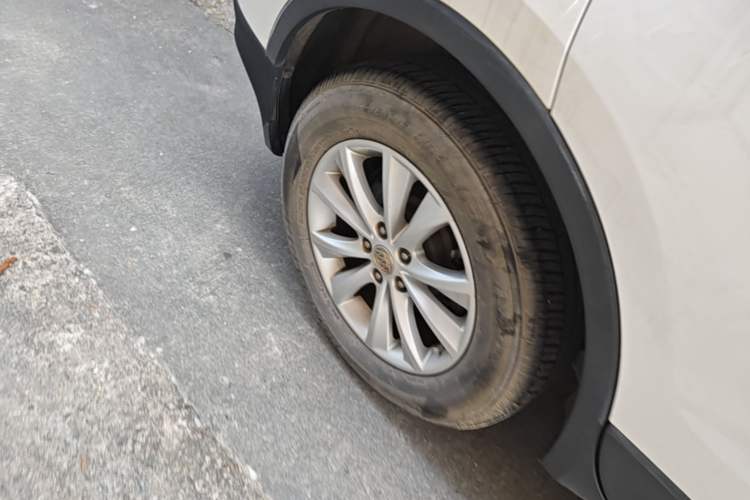 Used Buick Envision 2017 28T Four-Wheel Drive Elite Model Right Rear Wheel Hub