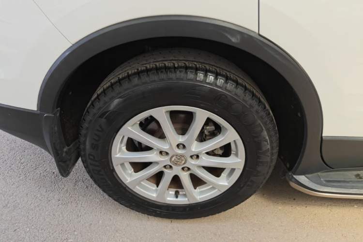 Used Buick Envision 2017 20T Two-Wheel Drive Luxury Model Right Rear Wheel Hub