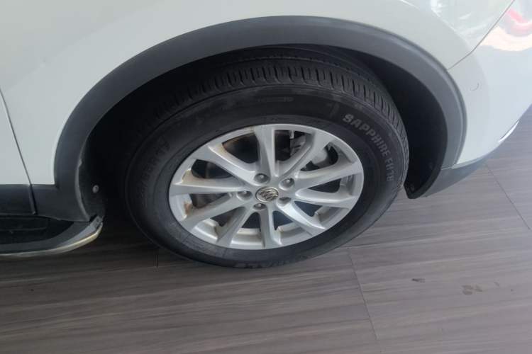 Used Buick Envision 2017 20T Two-Wheel Drive Luxury Model Right Rear Wheel Hub