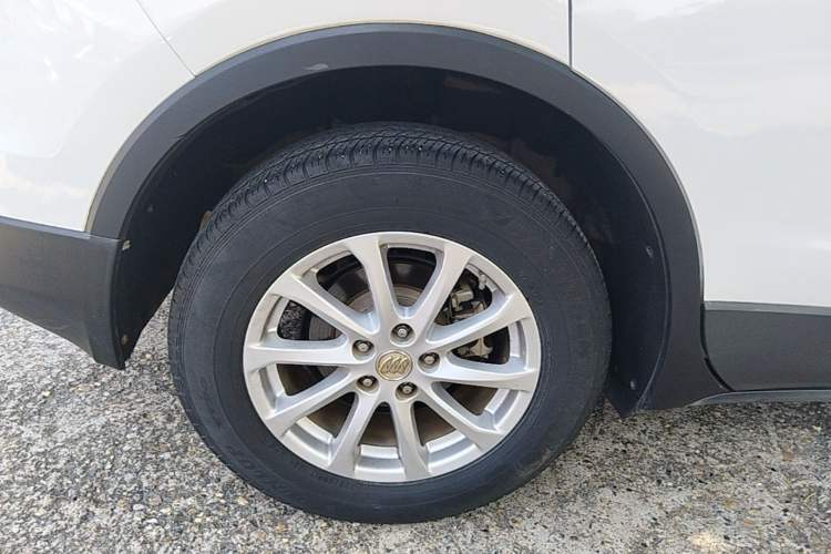 Used Buick Envision 2017 20T Two-Wheel Drive Leading Version Right Rear Wheel Hub