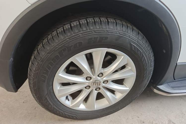 Used Buick Envision 2017 28T Four-Wheel Drive Elite Model Right Rear Wheel Hub
