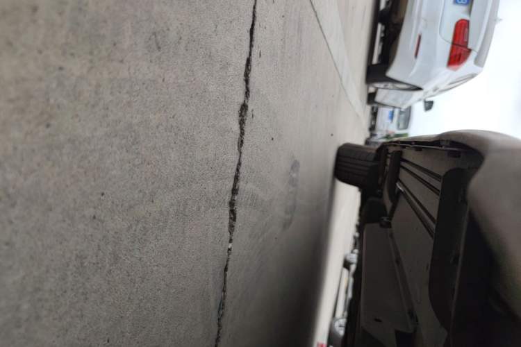 Used Buick Envision 2017 28T Four-Wheel Drive Elite Model Right Side Sill