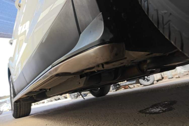 Used Buick Envision 2017 20T Two-Wheel Drive Luxury Model Right Side Sill