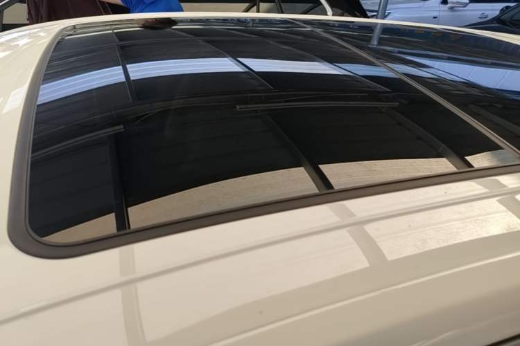 Used Buick Envision 2017 28T Four-Wheel Drive Elite Model Roof
